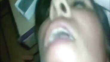 무료 베이비 시터 질내 사정 포르노